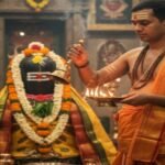 લિવિંગ રૂમમાં ક્યારેય ન રાખતા આ વસ્તુ, સોફાનું કવર પણ અસર કરે છે