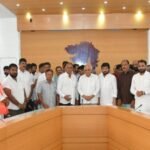 Surat News: સુરતમાં બિલ્ડરે ગોળી મારી આપઘાતનો પ્રયાસ કર્યો, પોલીસ દોડતી થઈ