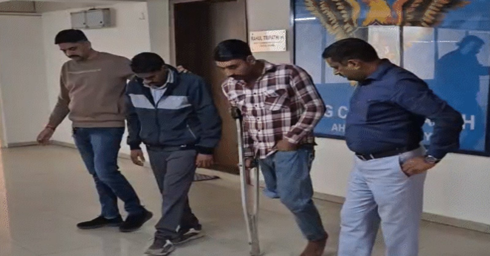 અમદાવાદમાં ફરજ બજાવતો પોલીસ કોન્સ્ટેબલ નશાનો વેપારી નીકળ્યો