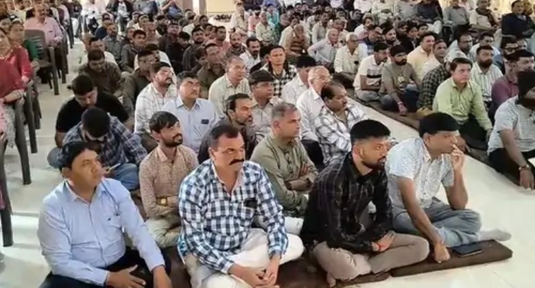 Junagadh News: સ્થાનિક સ્વરાજ્યની ચૂંટણી પહેલા પાટીદાર આંદોલનકારીઓ મેદાનમાં આવ્યા, બેઠક કરીને વિવિધ માંગો રજૂ કરી