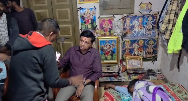 Mahisagar News: બાલાસિનોરમાં ચોરીના આરોપ હેઠળ બાળકને માર મારનાર PI સામે ફરિયાદ નોંધવા માગ, બે ધારાસભ્યો મેદાનમાં ઉતર્યા