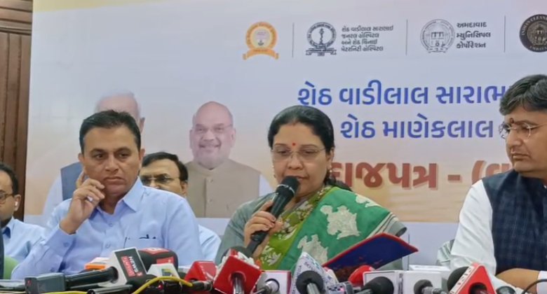 Ahmedabad News: AMCનું રુ. 17,018 કરોડનું ડ્રાફ્ટ બજેટ રજૂ કરાયુ, રેલવે ઓવરબ્રિજ,એલિવેટેડ કોરીડોર અને ત્રણ ફ્લાય ઓવર બનાવવાની જાહેરાત